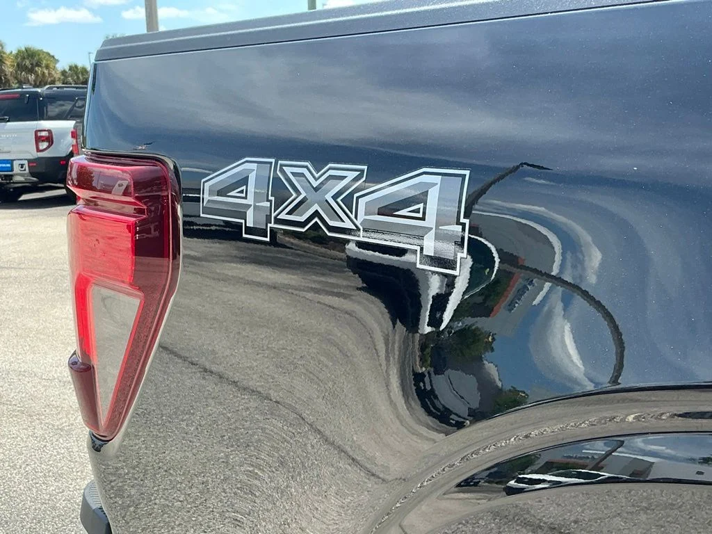 Used 2025 Black Ford XLT image 13