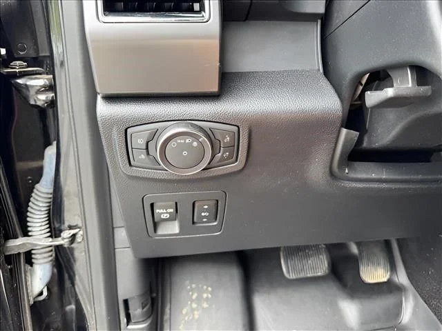 Used 2018 Black Ford XLT image 18