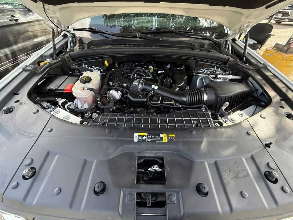 Used 2024 White Jeep Laredo image 20