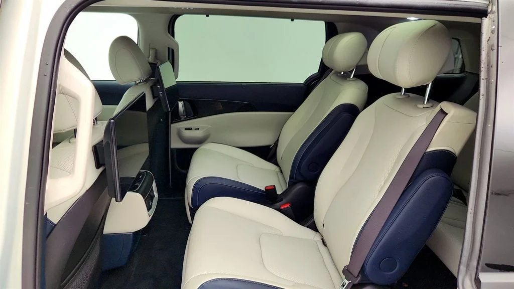Used 2025 Ivory Silver Kia SX Prestige w/ Dual Rear Entertainment & VIP 2nd Row Seats image 22