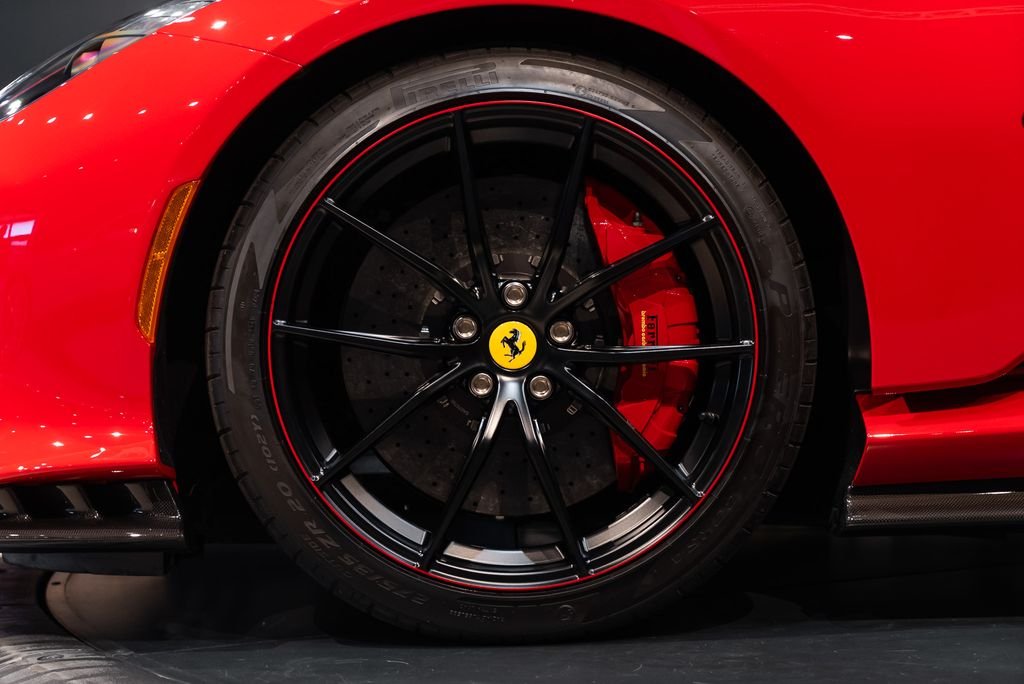 2022 Ferrari 812 Competizione 812 Competizione - Photo 13