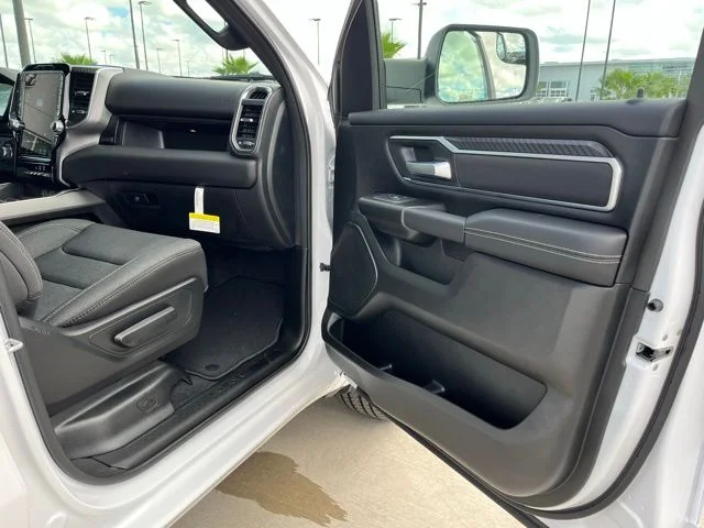 New 2026 Bright White Clear-Coat Exterior Paint RAM Big Horn/Lone Star image 21