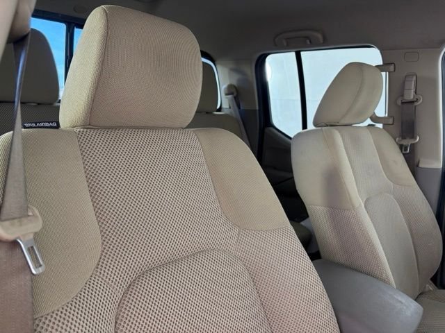 Used 2018 Red Nissan SV image 31