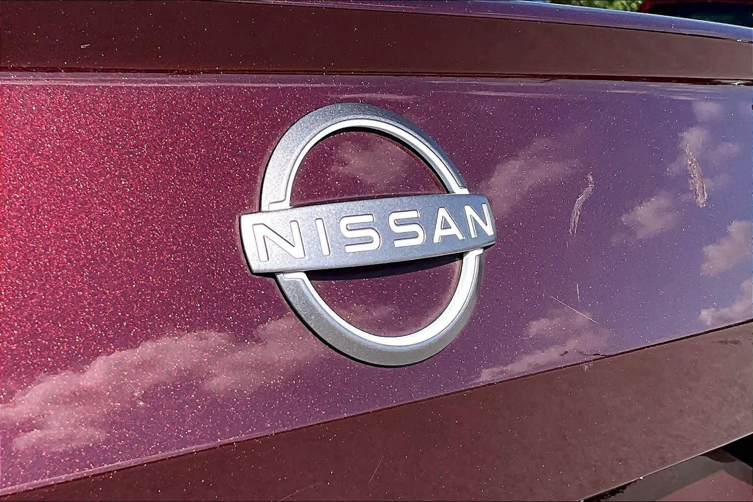 Certified Used 2025 Garnet Pearl Metallic Nissan SV image 31