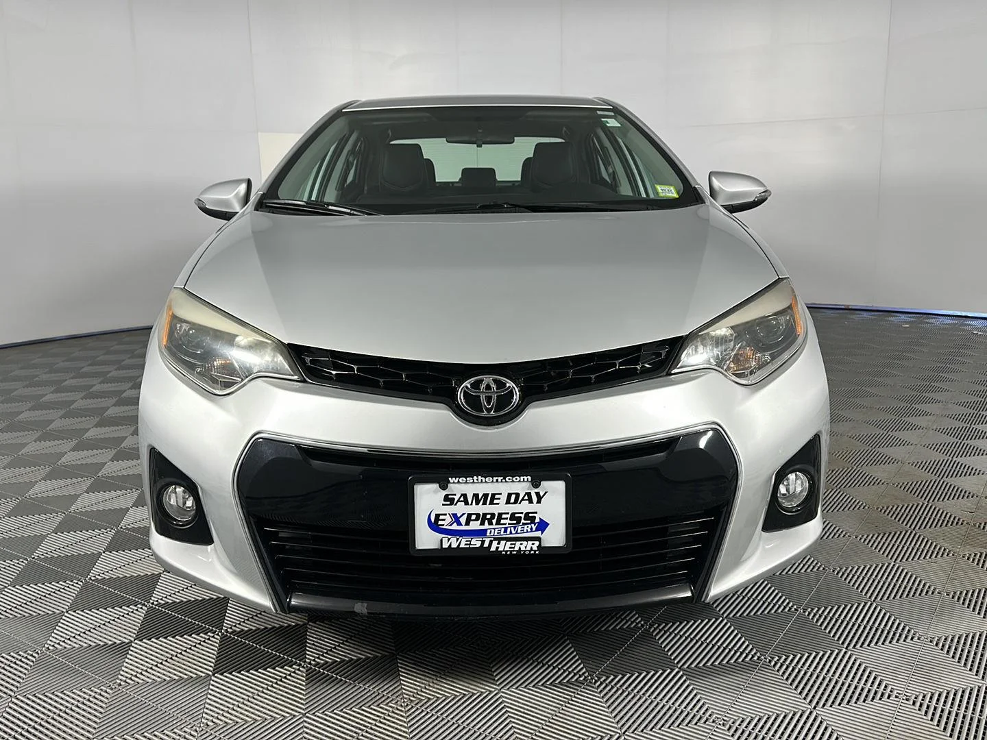 Used 2015 Classic Silver Metallic Toyota S Plus image 2