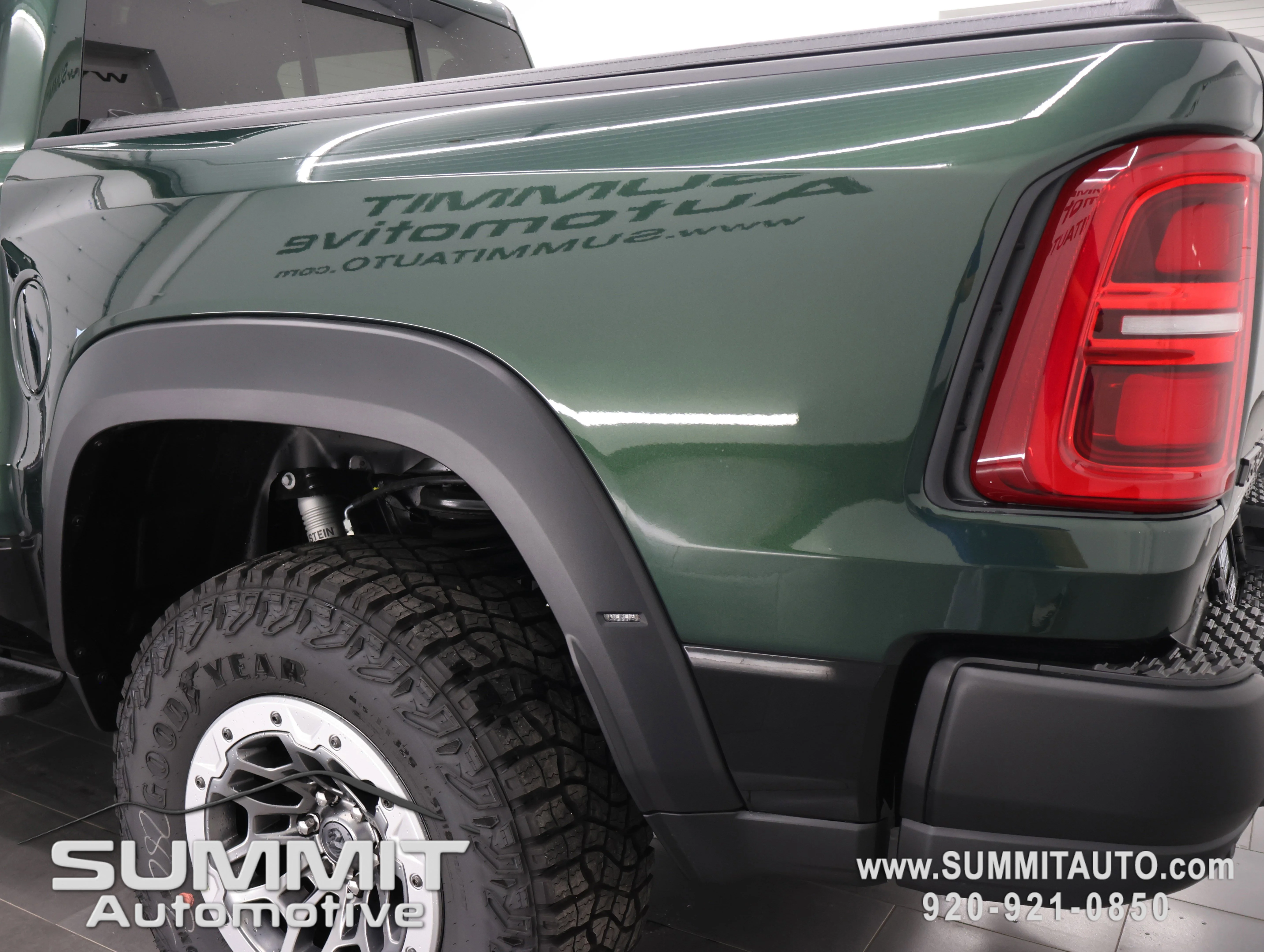 New 2026 Serrano-Green Metallic Exterior Paint RAM RHO image 37
