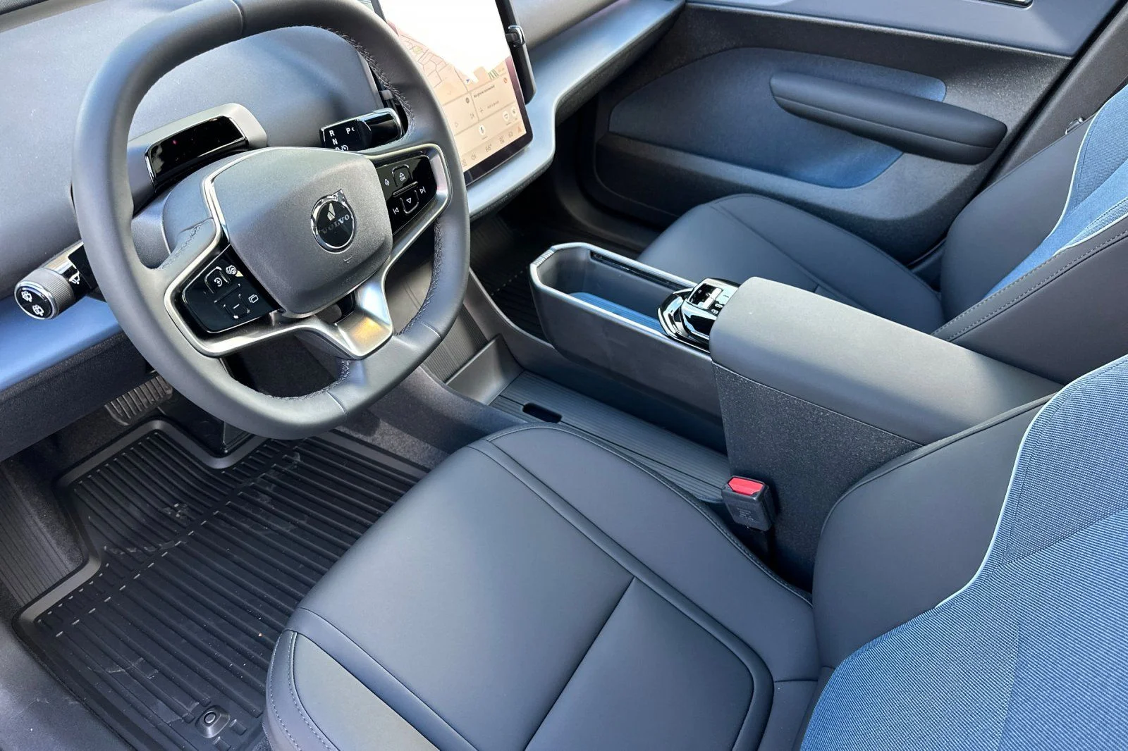 New 2026 Cloud Blue Volvo Plus image 9