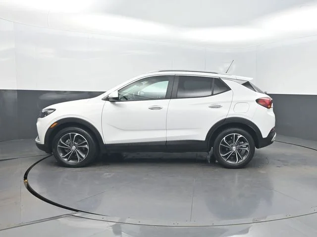 Used 2020 White Buick Select image 3