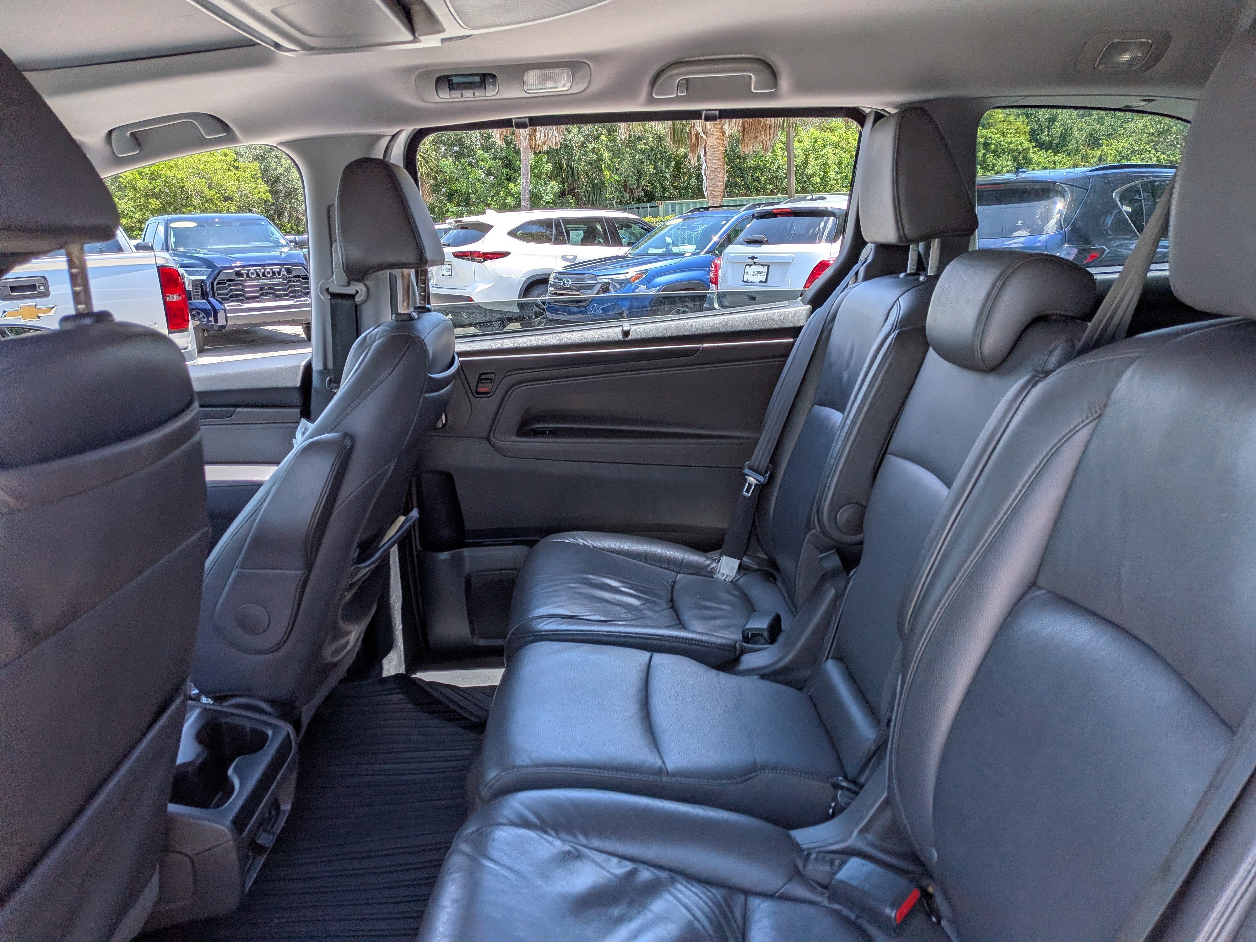 Used 2019 Lunar Silver Metallic Honda Touring image 15