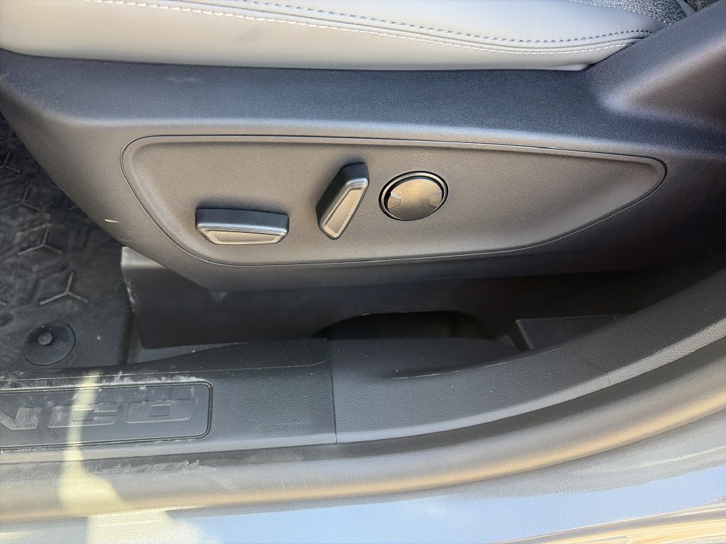 New 2026 Carbonized Gray Metallic Ford Badlands® image 14