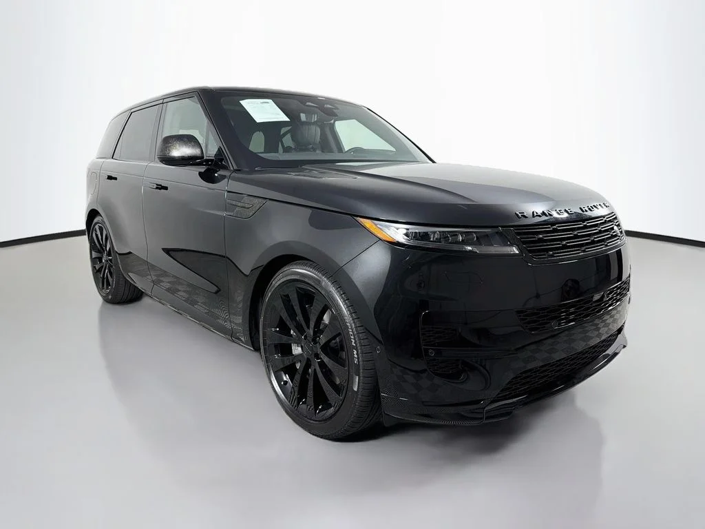 New 2027 Santorini Black Land Rover Dynamic SE image 3