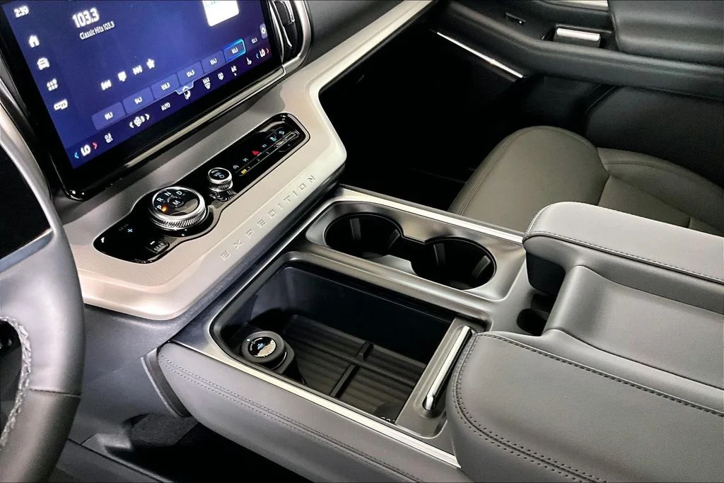 New 2027 Star White Metallic Tri-Coat Ford Active image 8