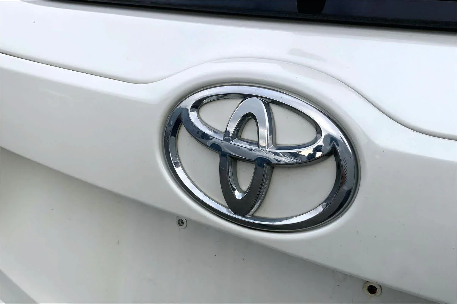 Used 2019 Blizzard Pearl Toyota SE image 31