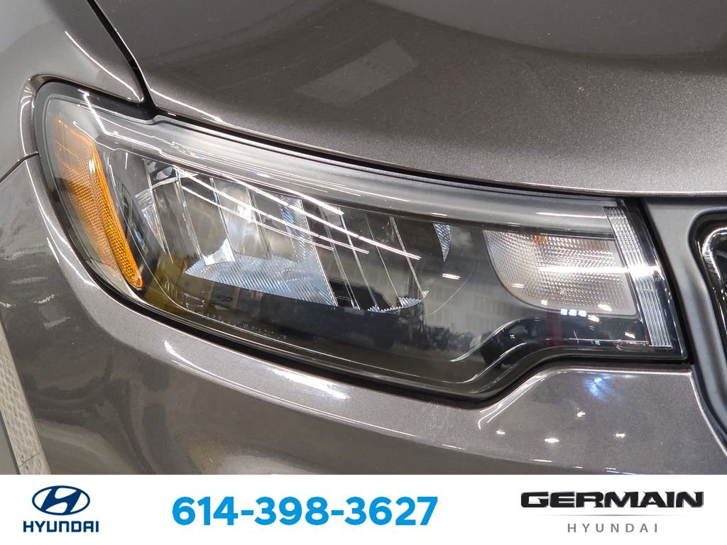 Used 2023 Gray Jeep Latitude image 15