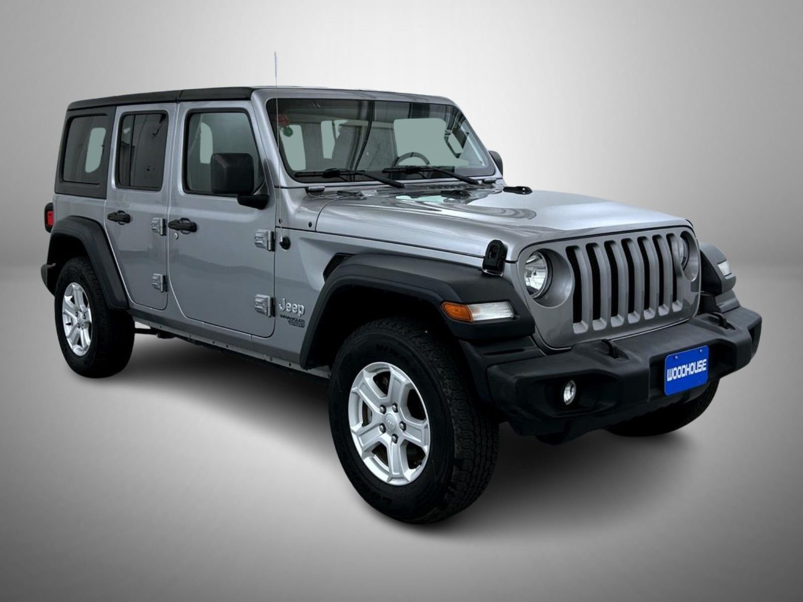 Used 2019 Silver Jeep Unlimited Sport S image 3