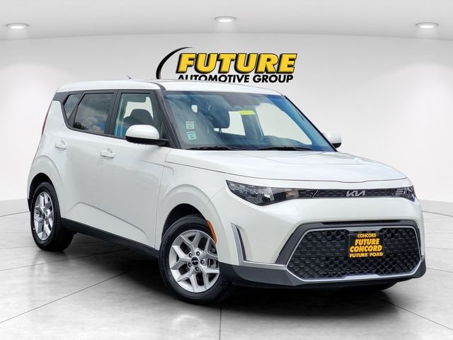 2025 Kia Soul 2.0L LX IVT's photo