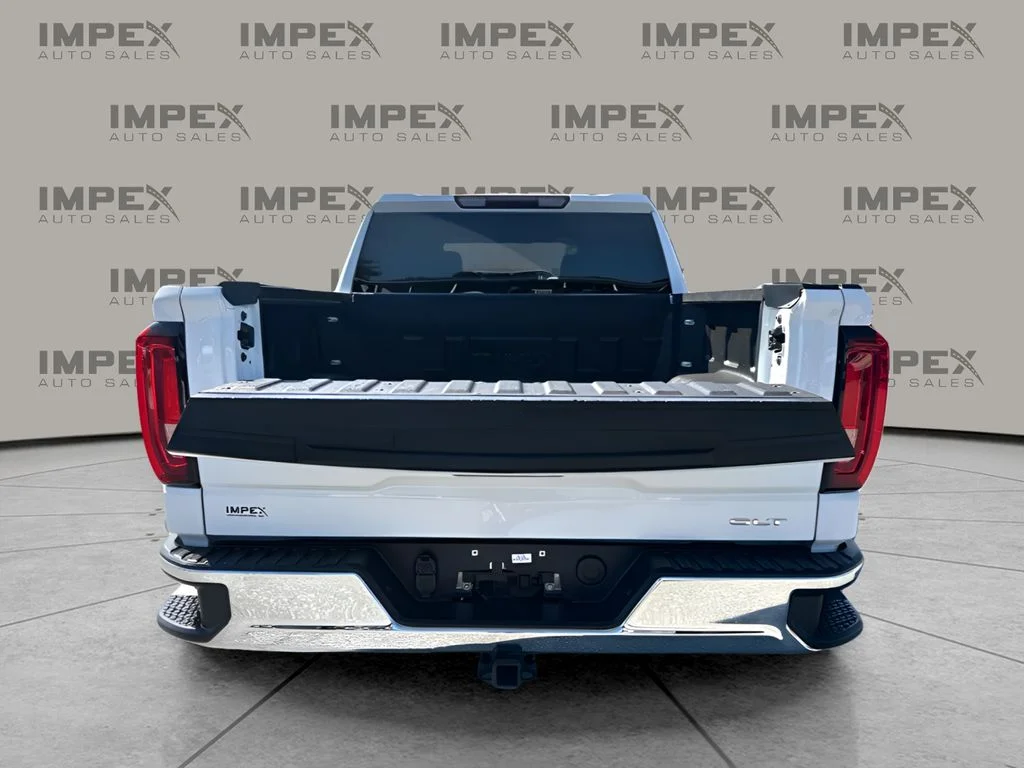 Used 2024 White GMC SLT image 3