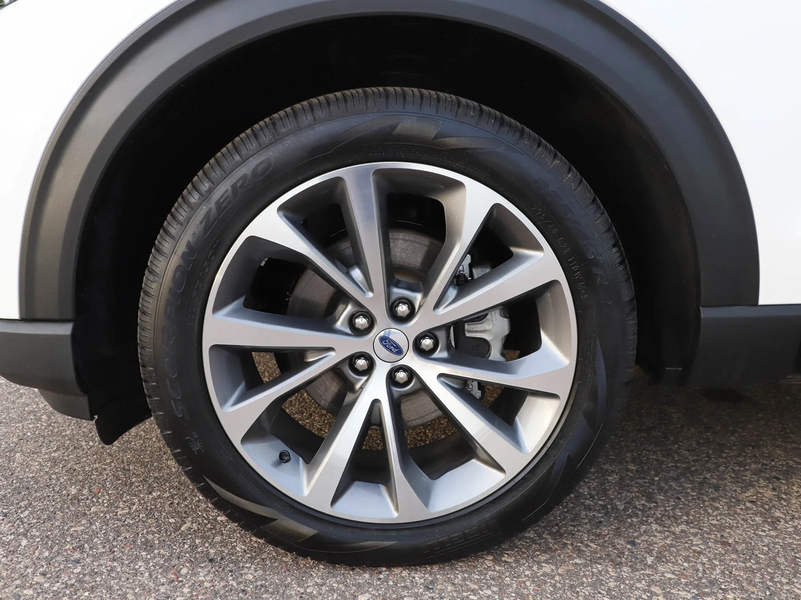 Used 2025 White Metallic Ford Platinum image 32
