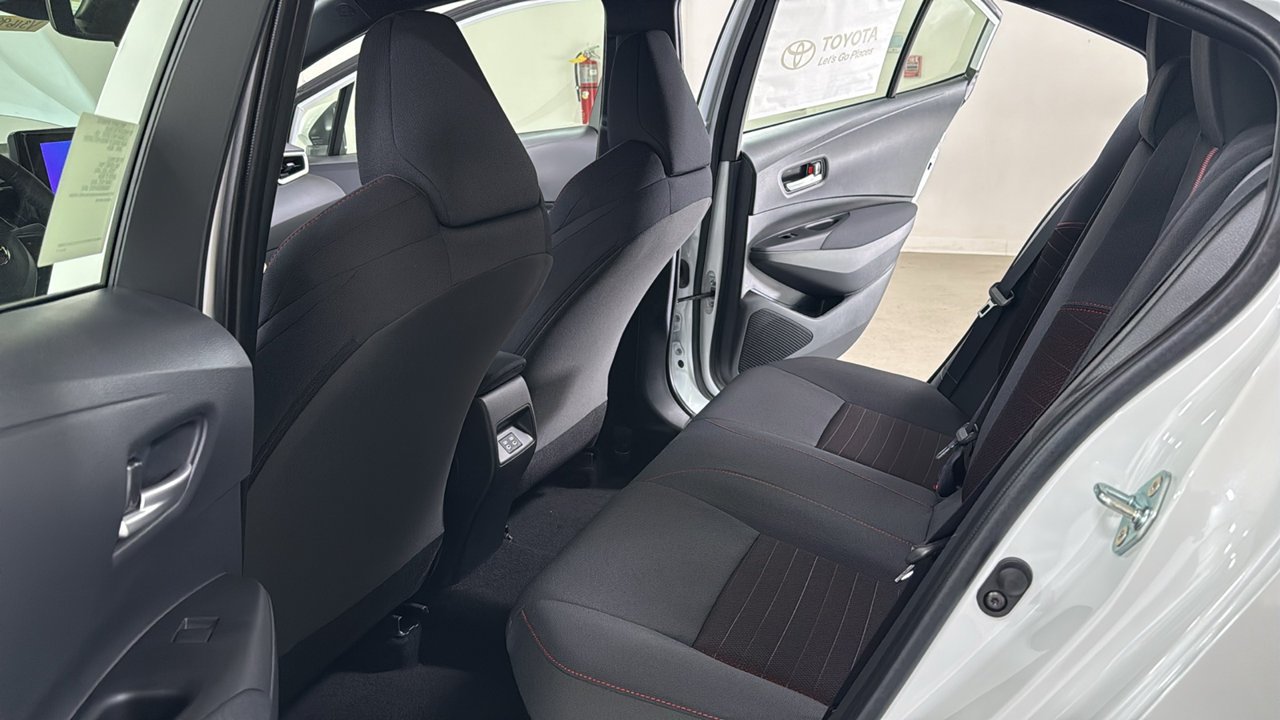 New 2027 Wind Chill Pearl <sup>1</sup> Toyota  SE image 15