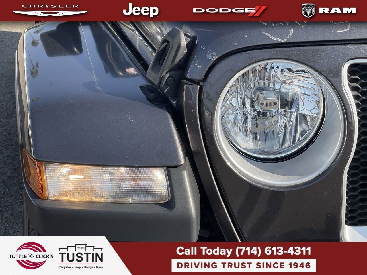 Used 2020 Granite Crystal Metallic Clearcoat Jeep Sahara image 10