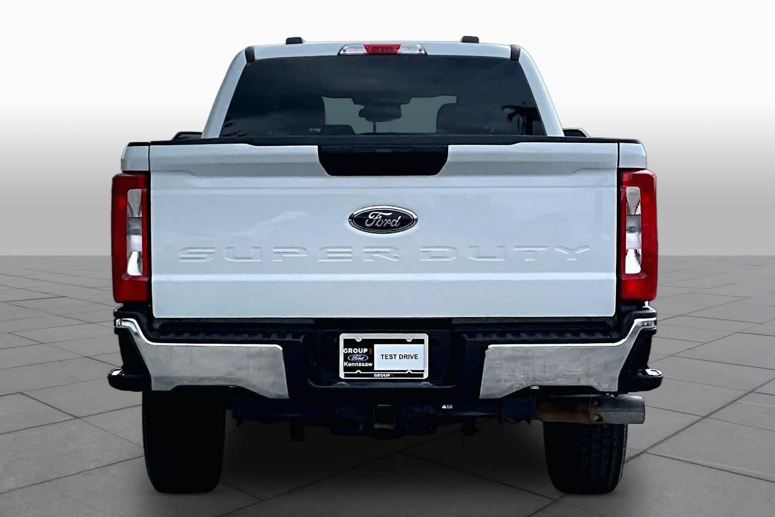 Used 2025 Oxford White Ford XLT image 5