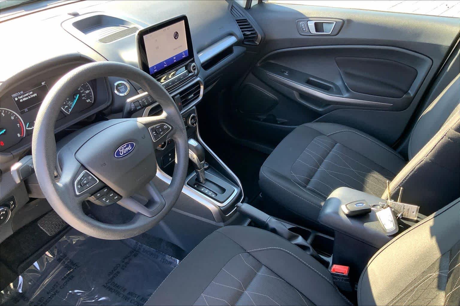 Used 2022 Diamond White Ford SE image 16
