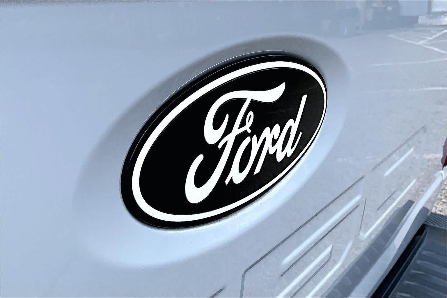 Certified Used 2025 Space White Metallic Ford XLT image 31