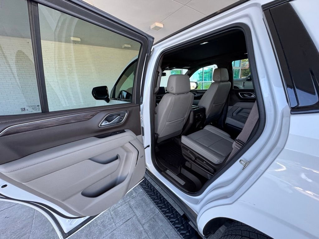 Used 2023 White Chevrolet Z71 image 20