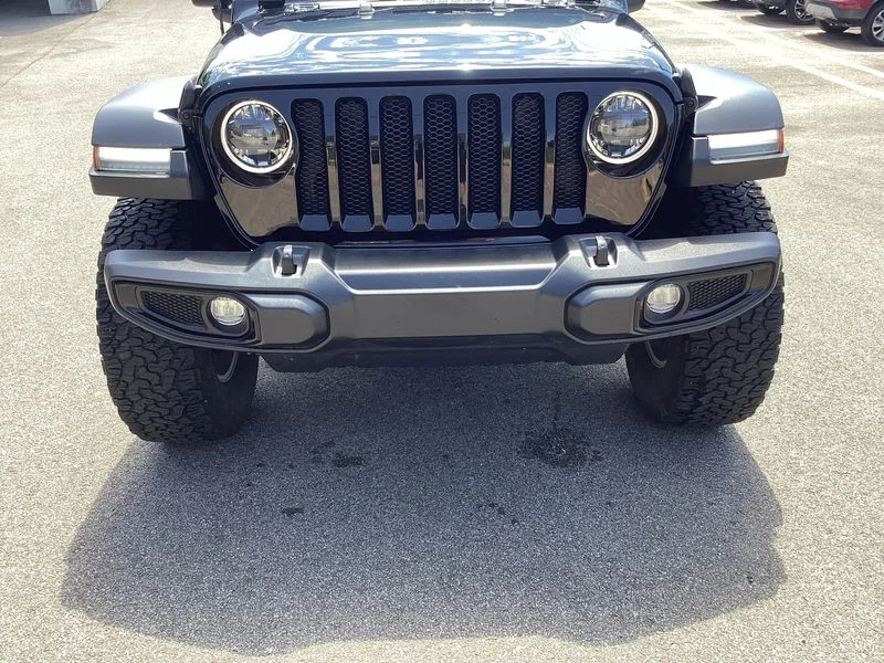 Used 2023 Black Jeep Sport S image 13