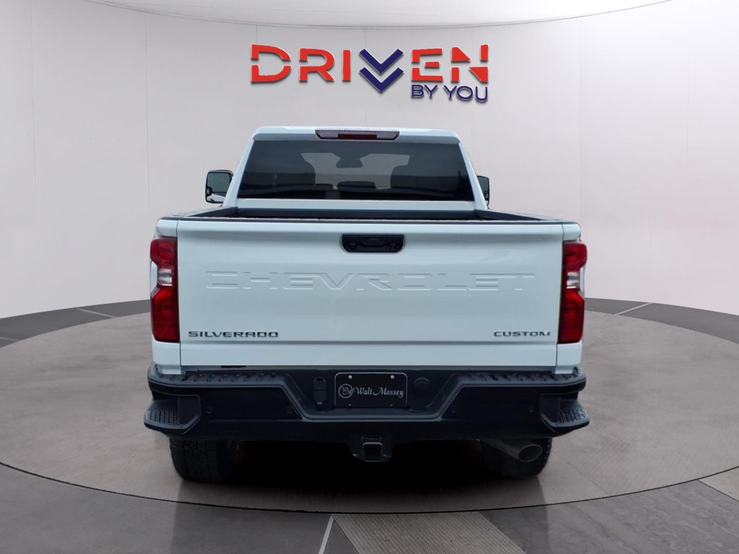 New 2026 Summit White Chevrolet Custom image 4
