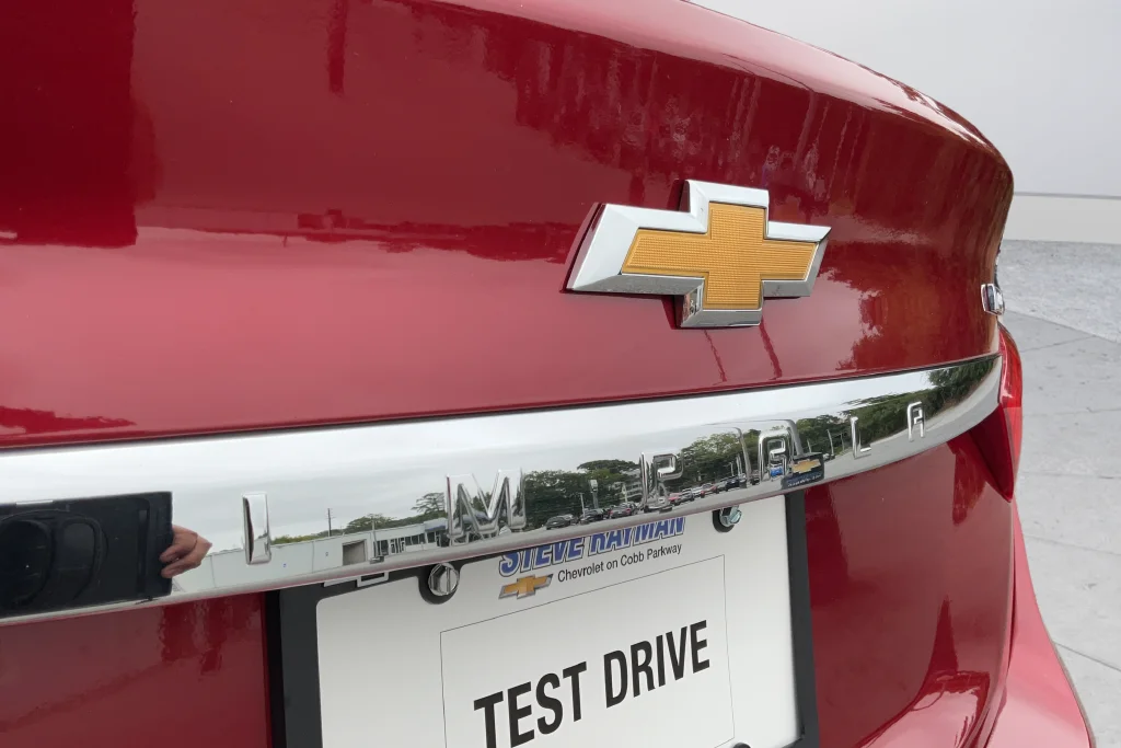 Used 2018 Red Chevrolet Premier image 30