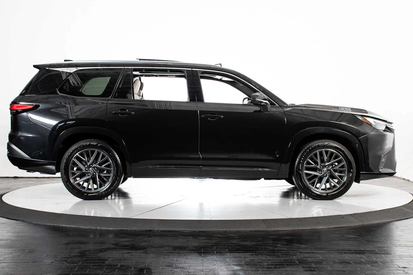 Certified Used 2025 CAVIAR Lexus Premium image 8