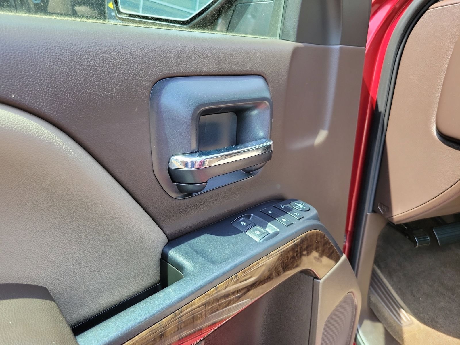 Used 2014 Red Chevrolet LT image 8