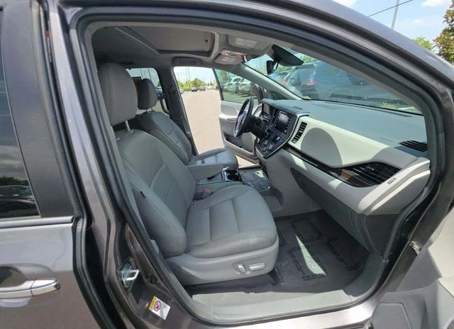 Used 2019 Gray Toyota XLE image 6