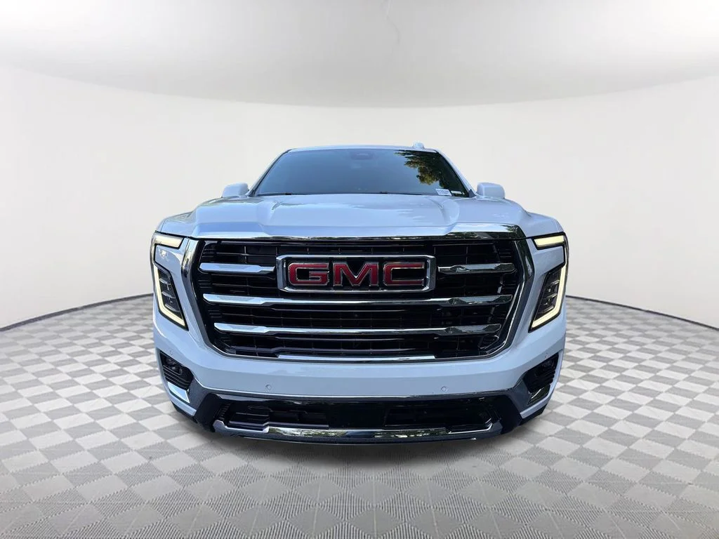 Used 2025 White GMC Elevation image 2