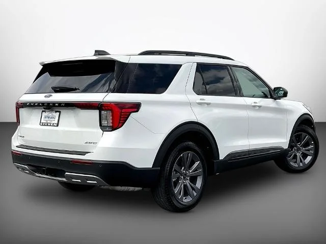 New 2026 Star White Metallic Tri-Coat Ford Active image 57