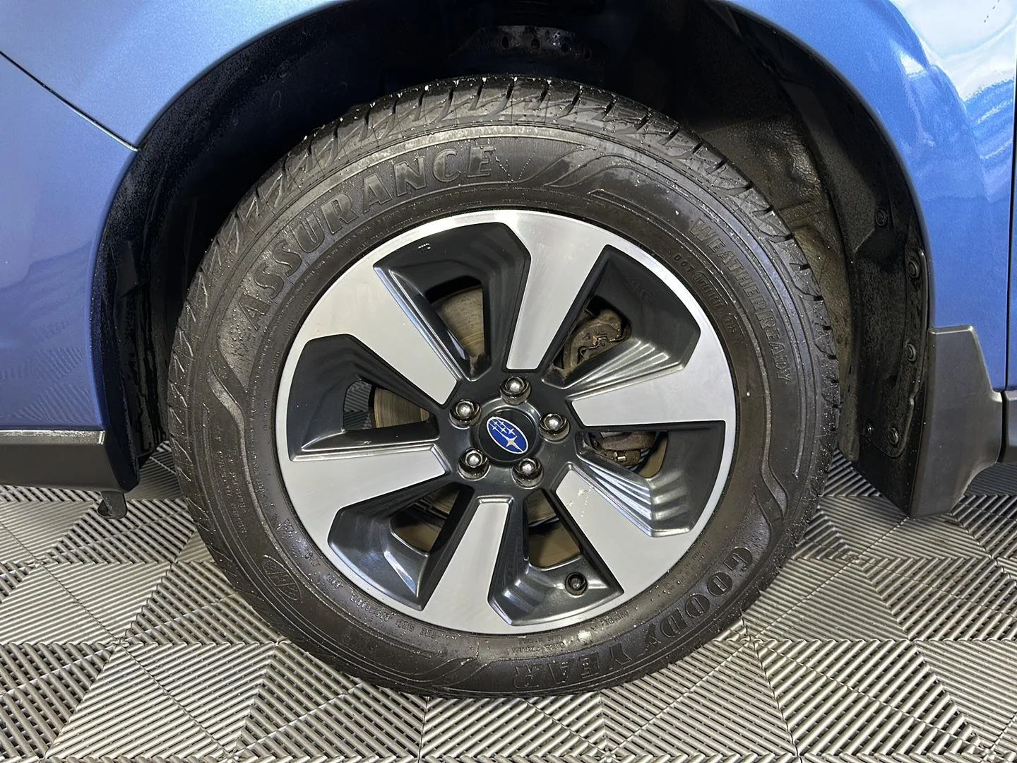 Used 2018 Quartz Blue Pearl Subaru Premium image 8