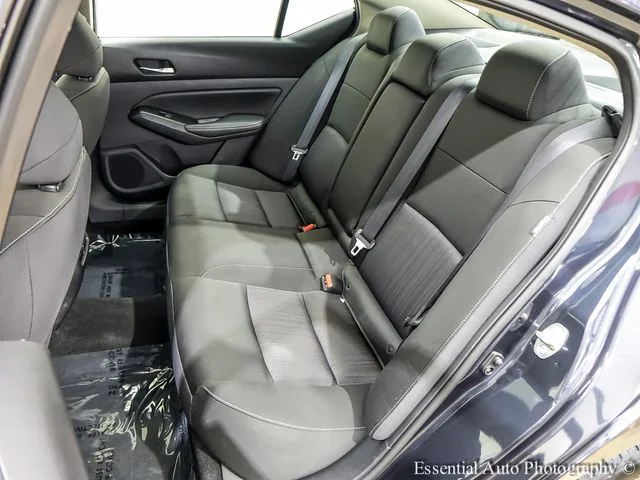 Used 2019 Blue Nissan 2.5 SV image 12
