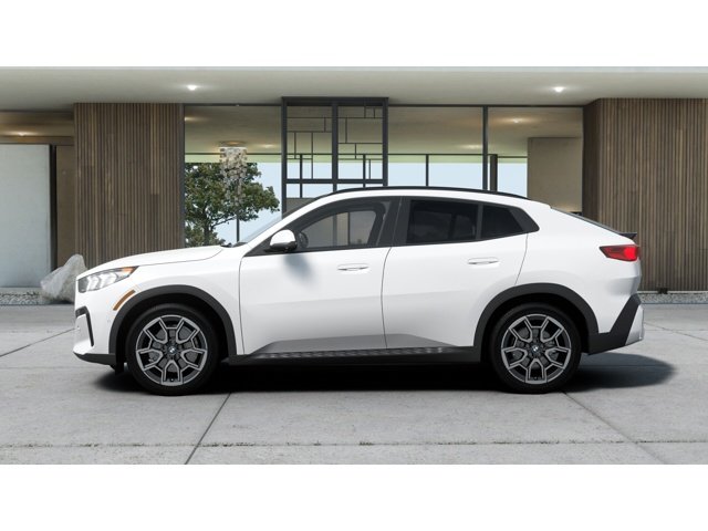 New 2027 Mineral White Metallic BMW X2 28i image 4