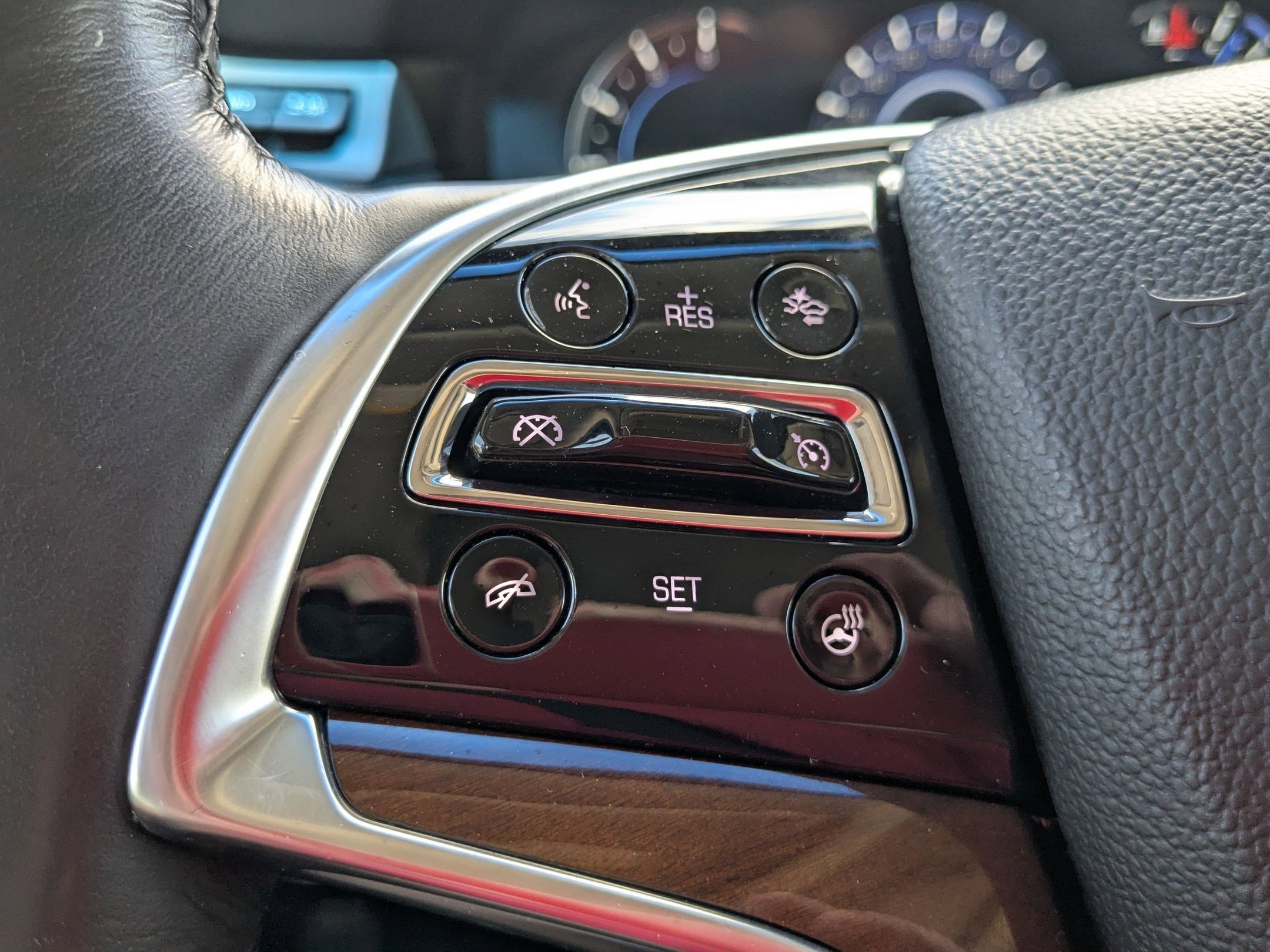 Certified Used 2019 BLACK RAVEN Cadillac Luxury image 17