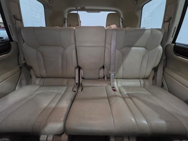 Used 2016  Lexus 570 image 15