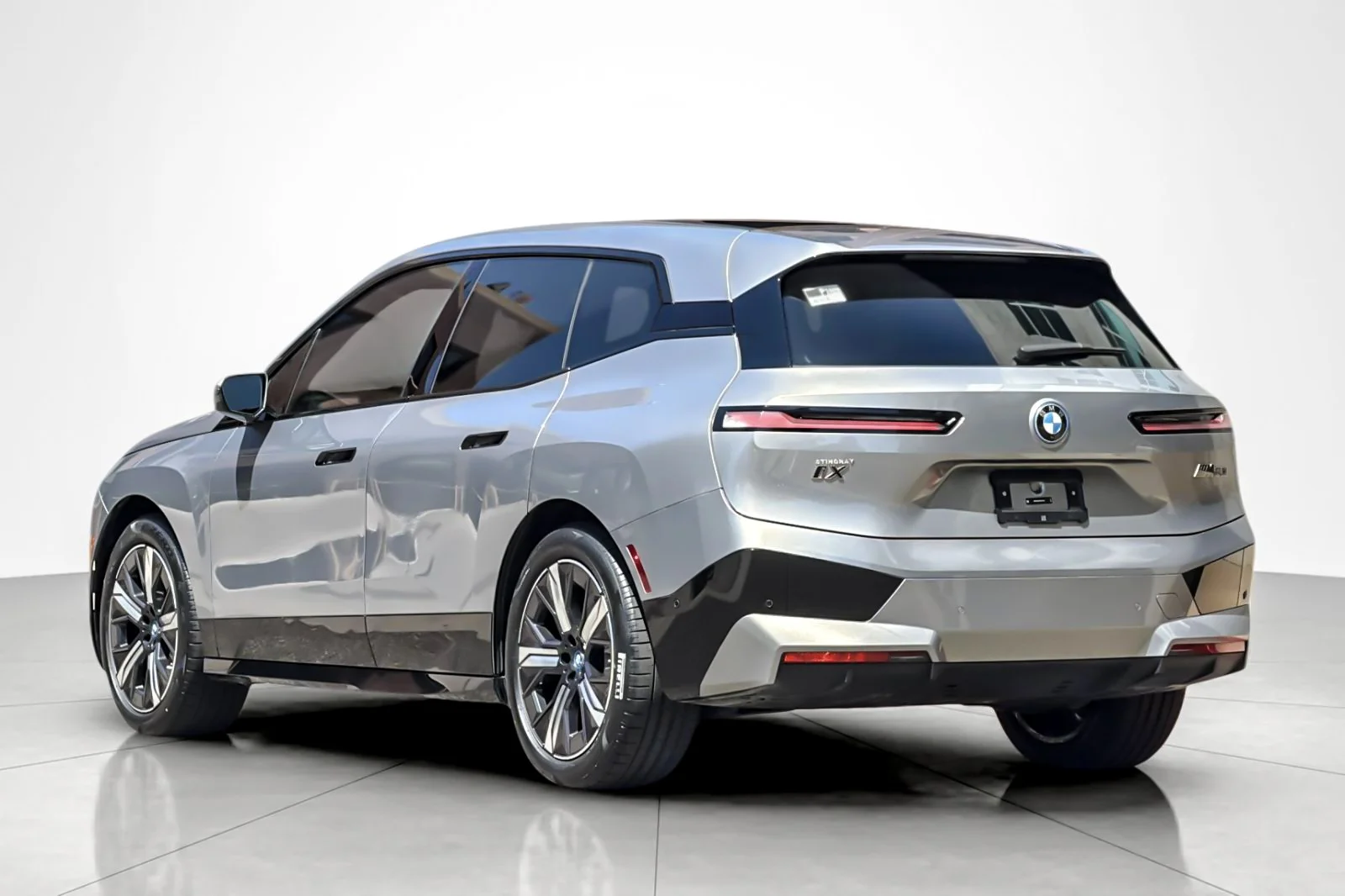 Used 2025 Oxide Grey Metallic BMW M60 Sports Activity Vehicle image 3