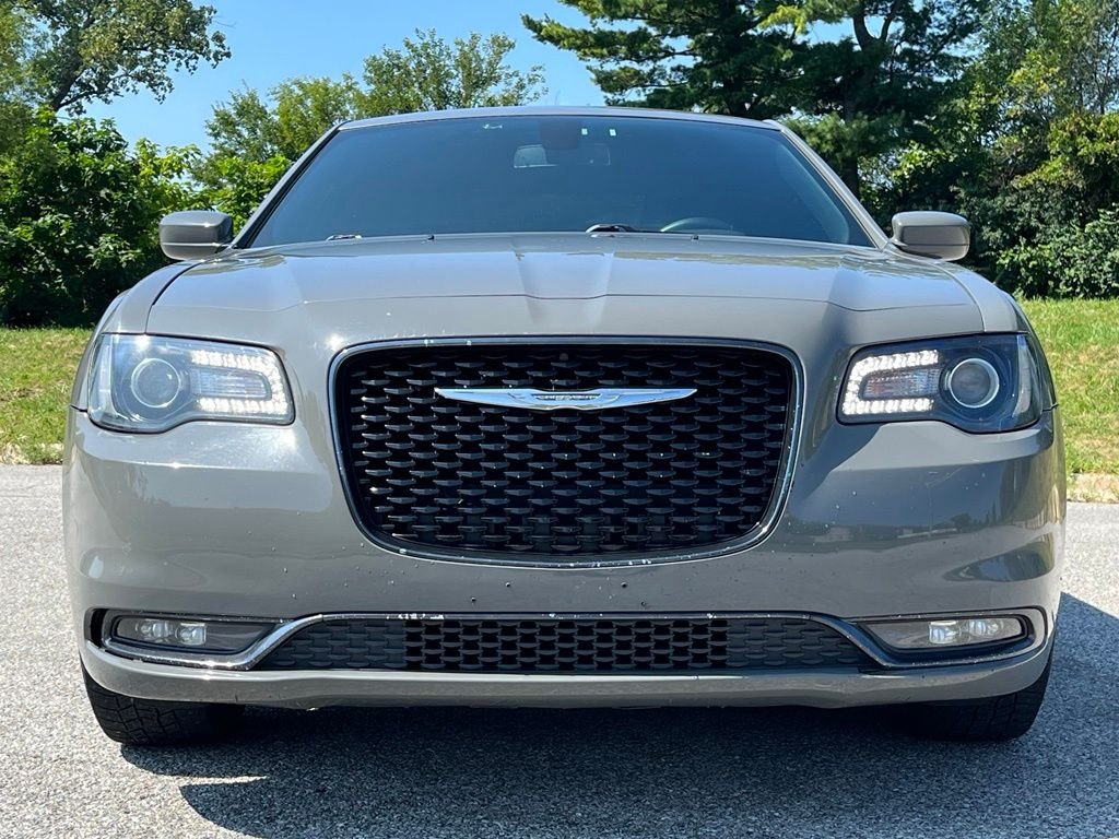Used 2019 White Chrysler S image 2