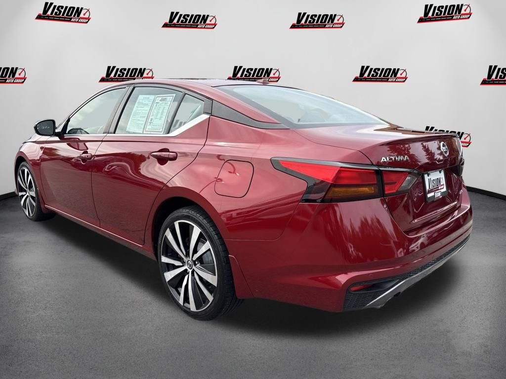 Used 2020 Red Nissan 2.5 SR image 7