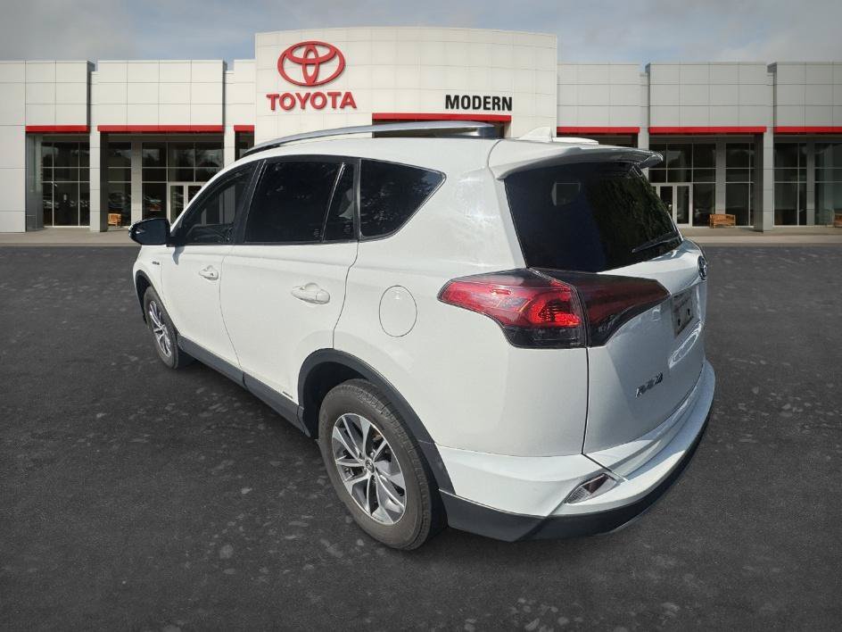 Used 2018 Super White Toyota Hybrid LE image 17