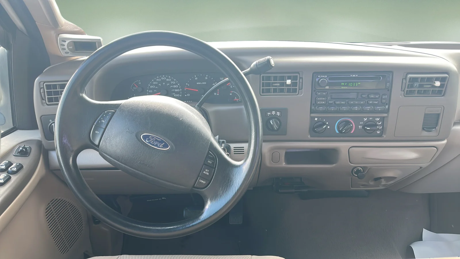Used 2004 White Ford Lariat image 14