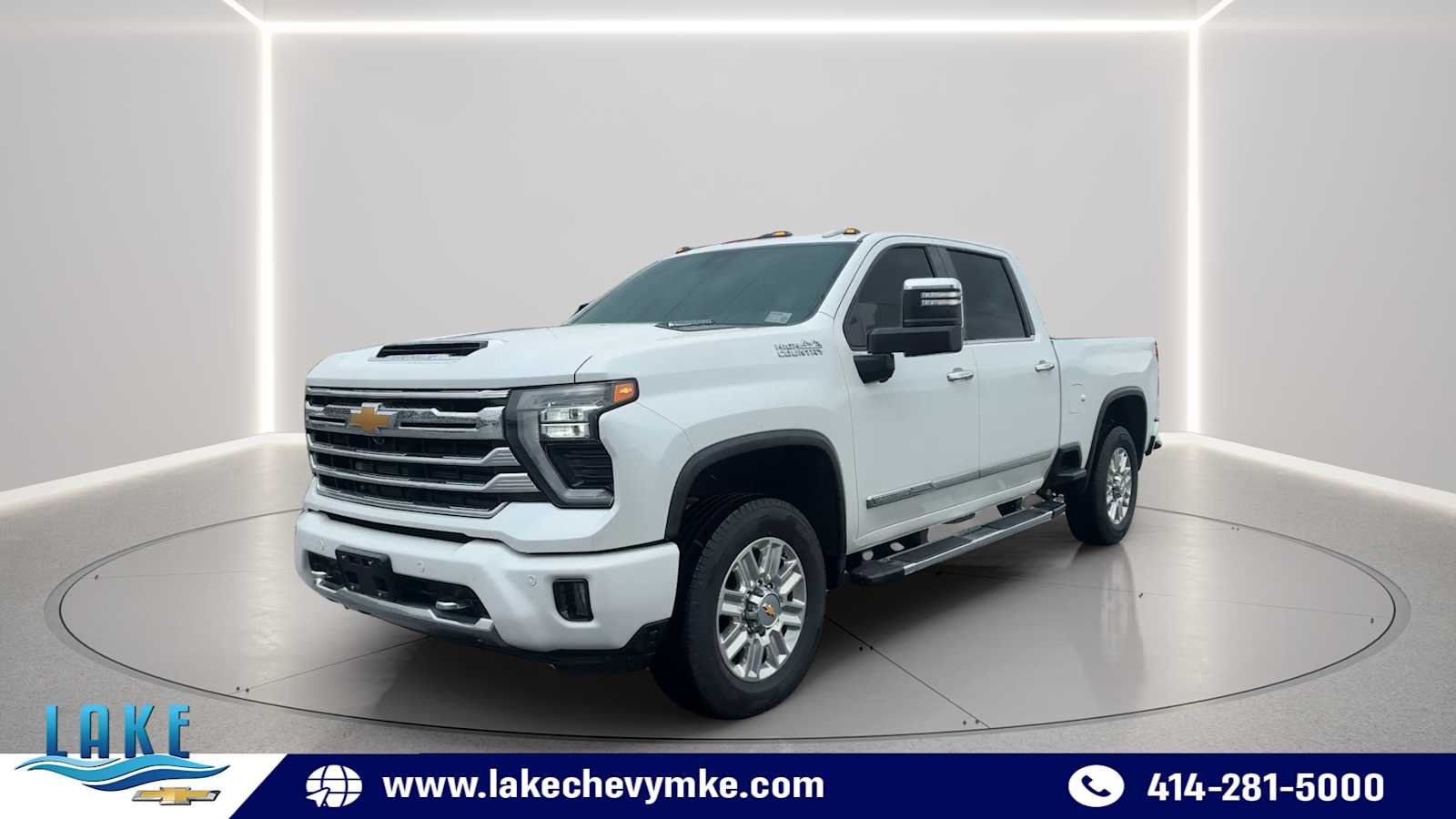 Certified Used 2024 Iridescent Pearl Tricoat Chevrolet High Country image 3