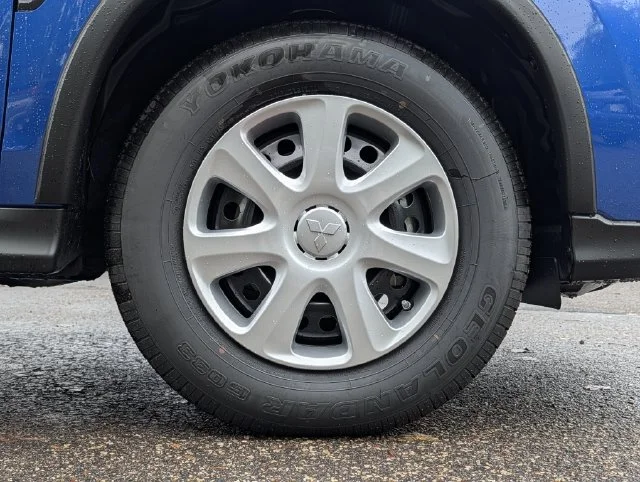 New 2027 Octane Blue Metallic Mitsubishi 2.0 S 2WD image 3