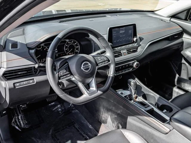 Used 2020 Black Nissan SR FWD image 8