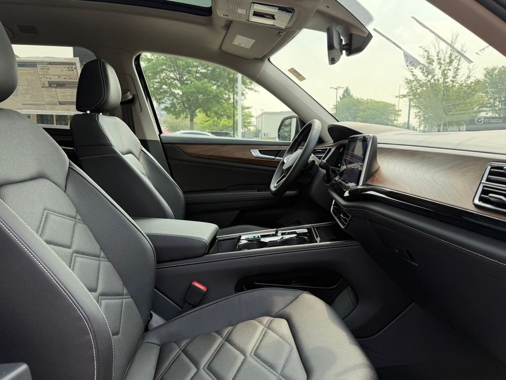 New 2026 Deep Black Pearl Volkswagen 2.0T SE W/TECHNOLOGY image 12
